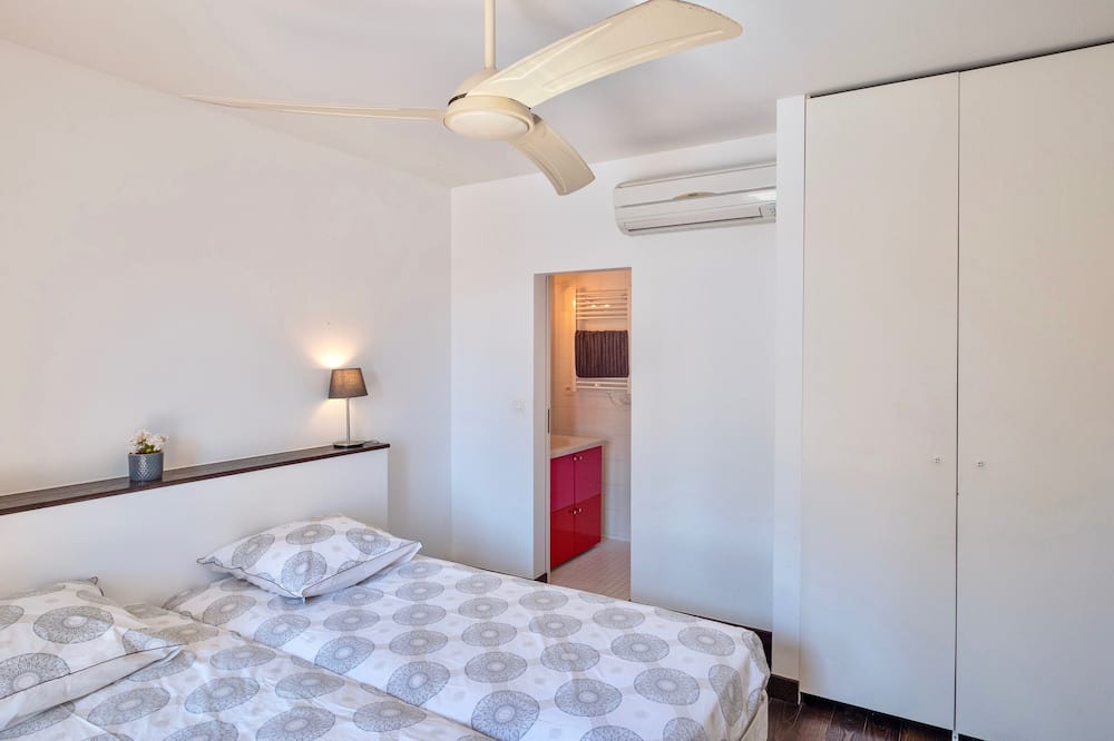 Photo of Bedroom in Sainte-Maxime City Centre