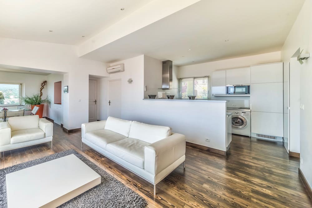 Photo of Livingroom in Sainte-Maxime City Centre