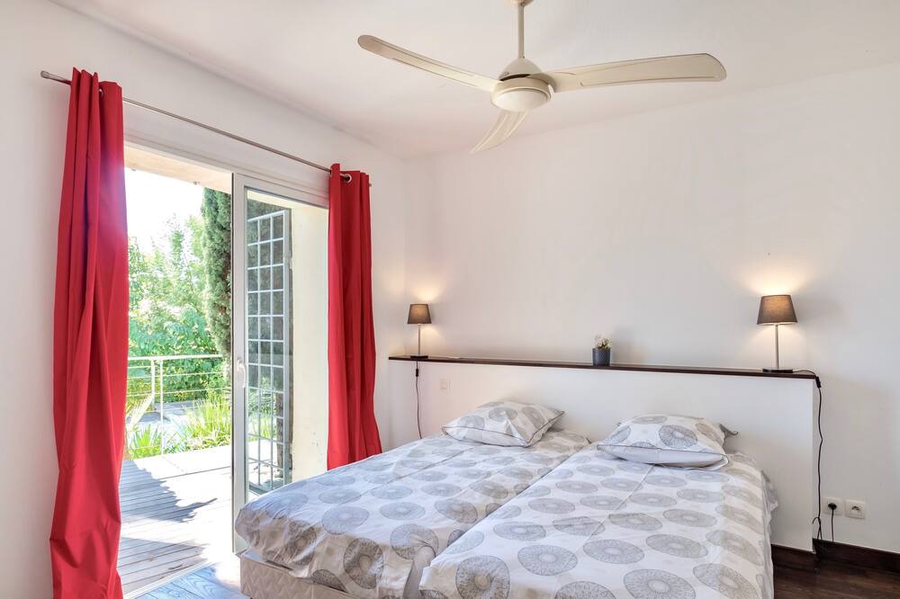 Photo of Bedroom in Sainte-Maxime City Centre