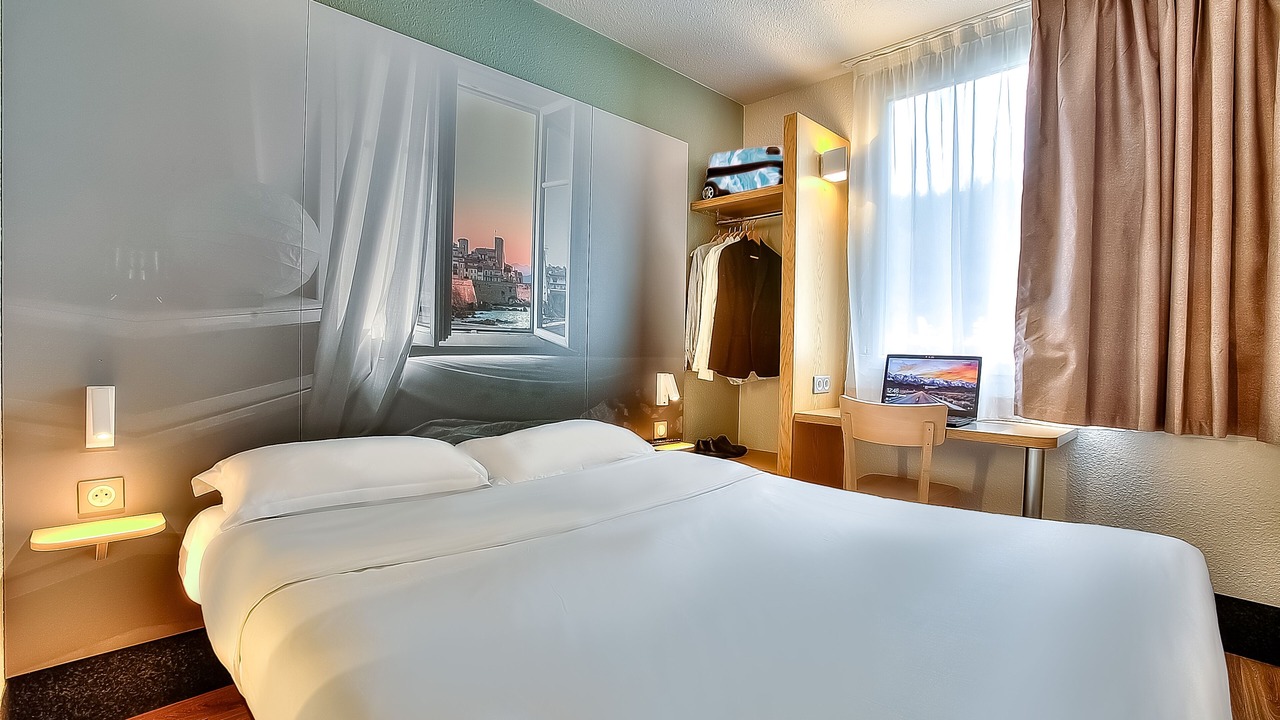 Photo of Bedroom in Biot