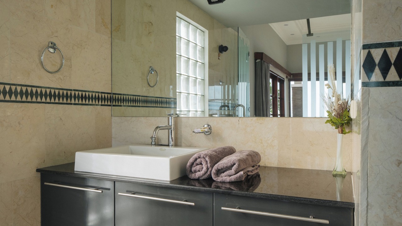 Photo of Bathroom in Bukti