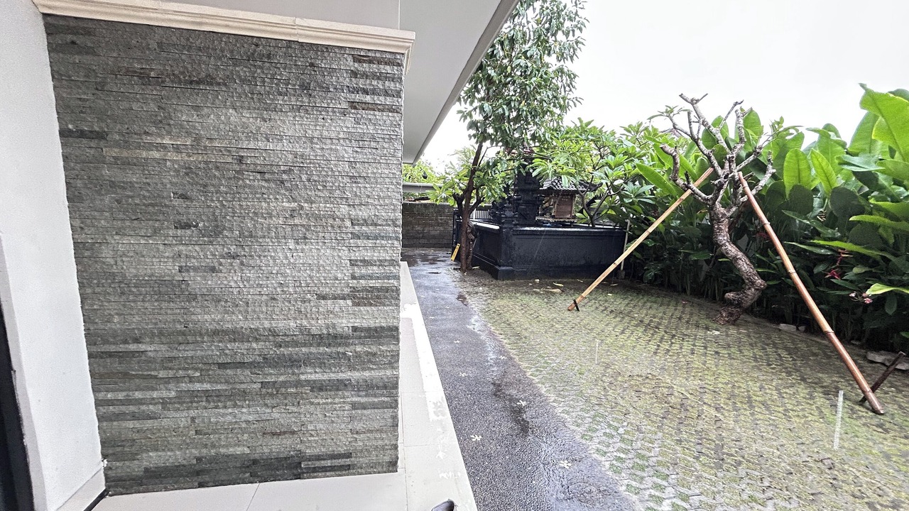 Photo of Patio Balcony in Padangsambian Klod
