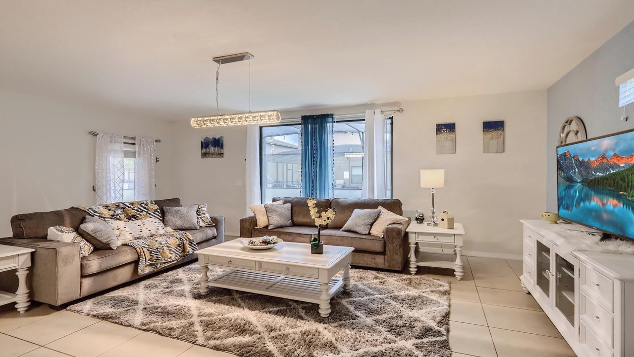 Photo of Livingroom in Cypress Pointe