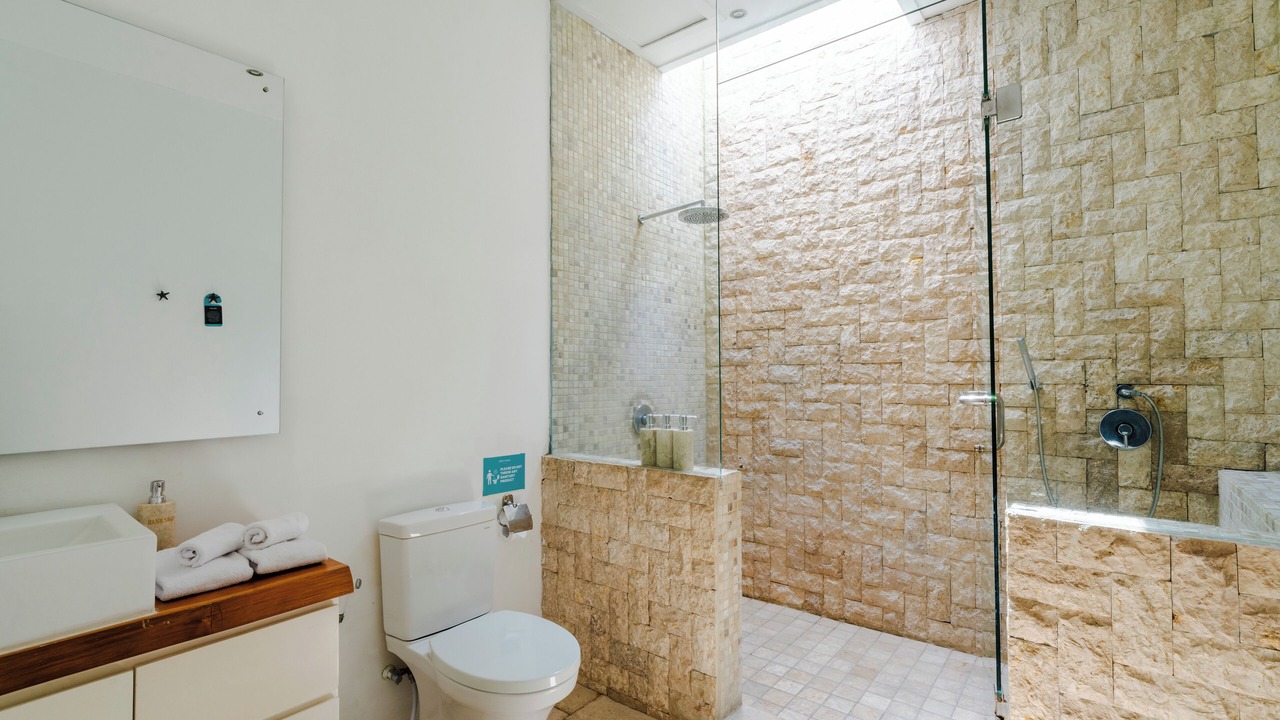 Photo of Bathroom in Sunset Road