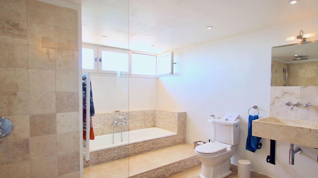 Photo of Bathroom in Speracedes