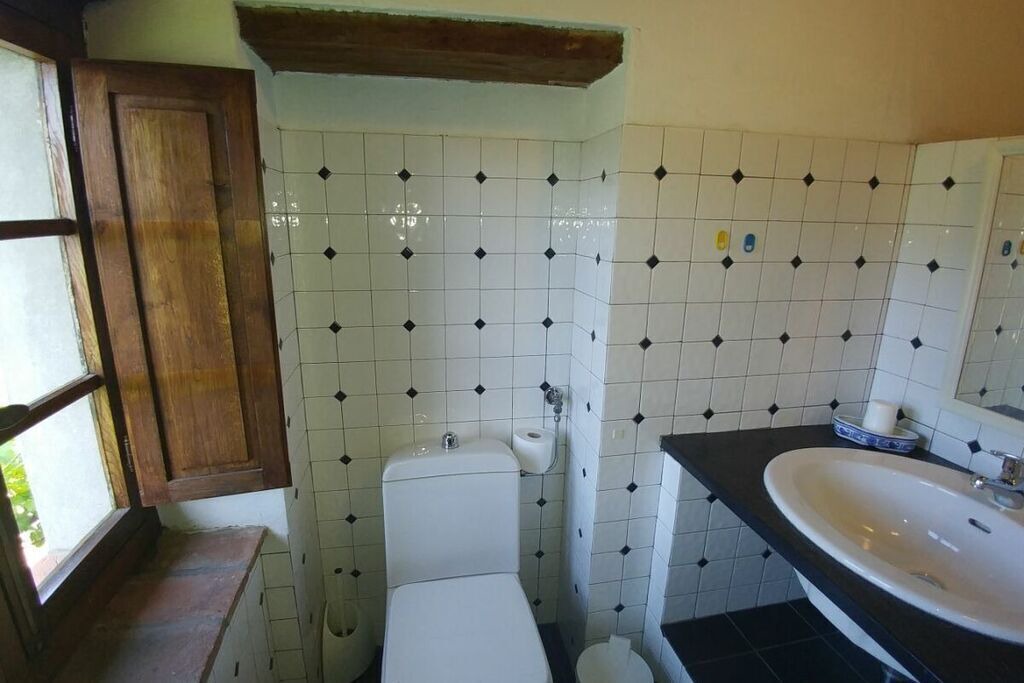 Photo of Bathroom in Buti