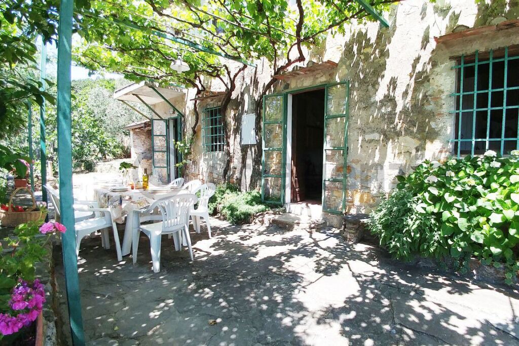 Photo of Outdoor in Buti