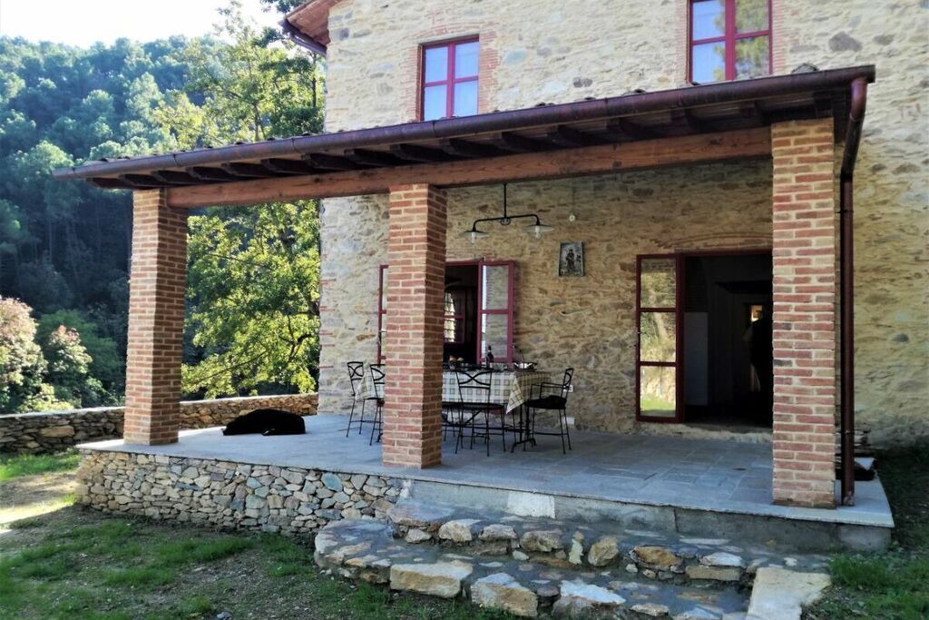 Photo of Patio Balcony in Buti
