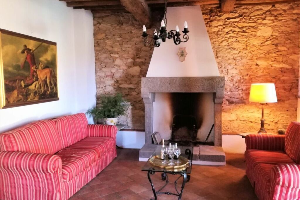 Photo of Livingroom in Buti