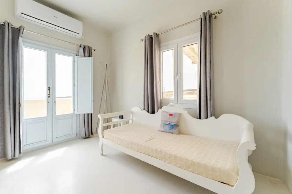 Photo of Bedroom in Exo Gialos