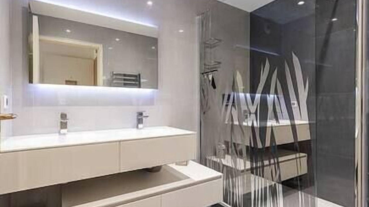 Photo of Bathroom in Saint Pierre de Feric