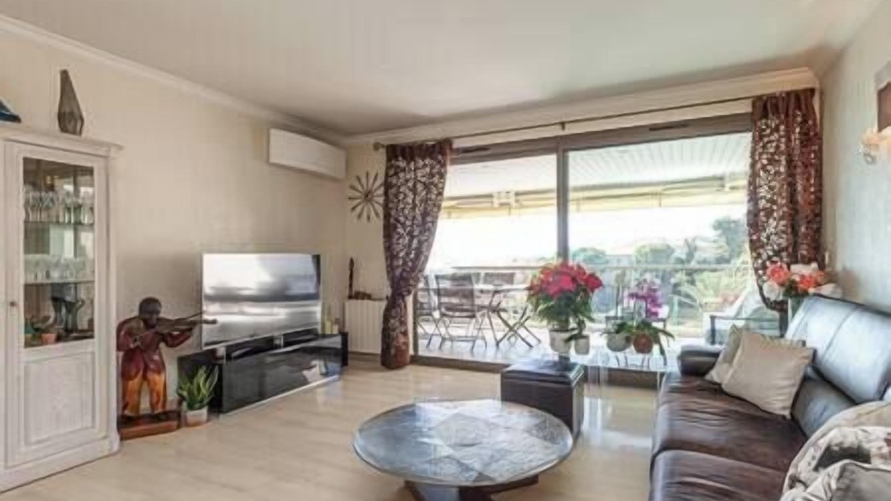 Photo of Livingroom in Saint Pierre de Feric