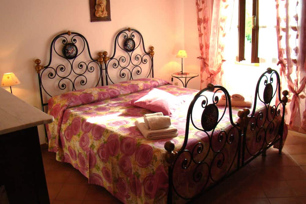 Photo of Bedroom in Capoliveri