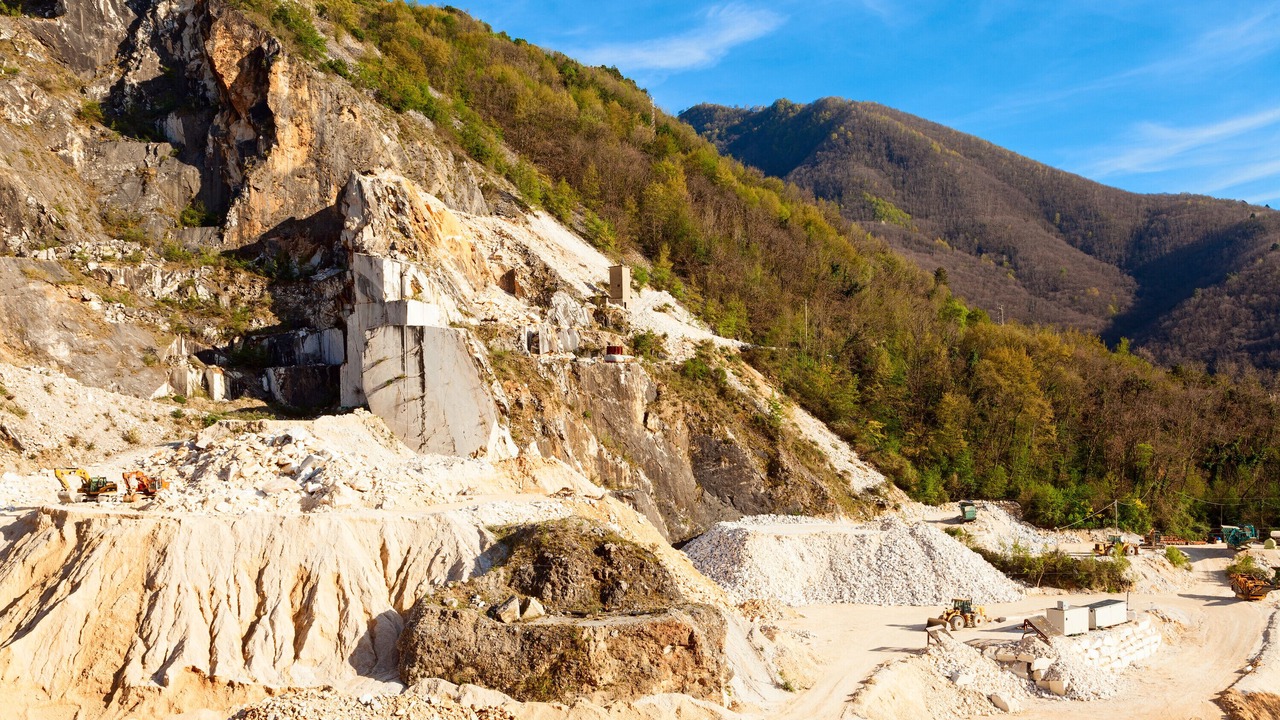 Photo of Others in Carrara