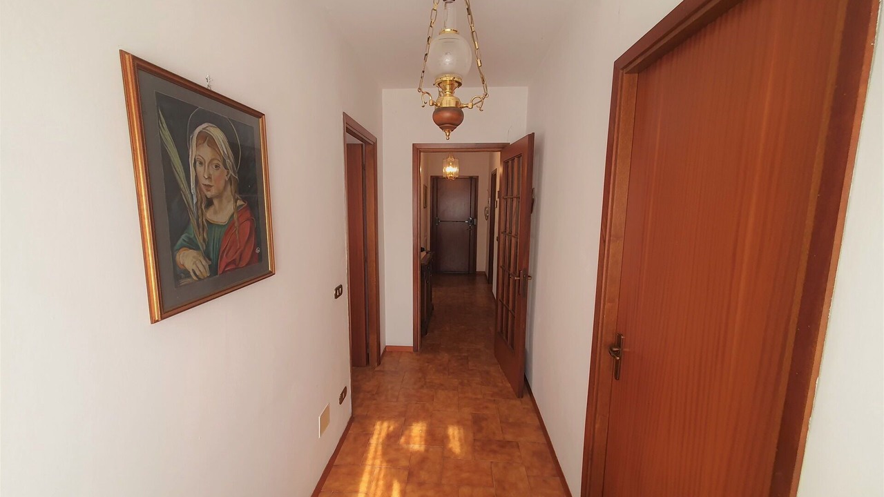 Photo of Others in Maglietola