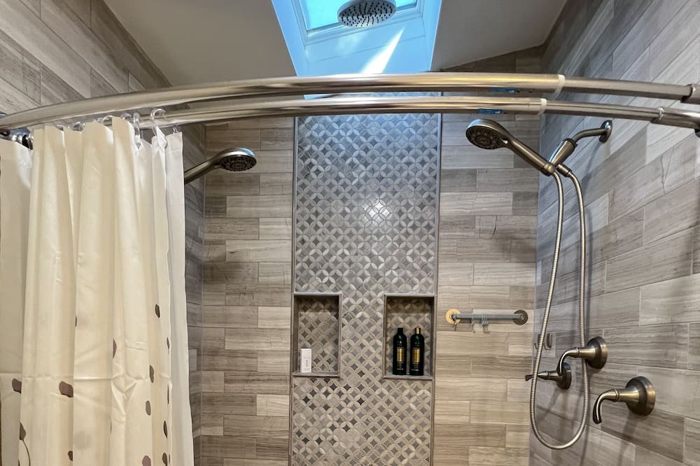 Photo of Bathroom in Gotha