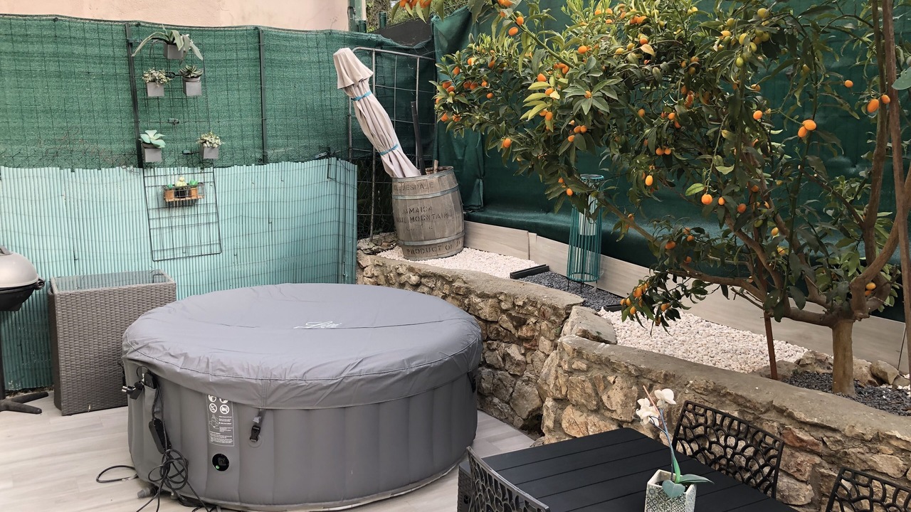 Photo of Outdoor in Gattieres