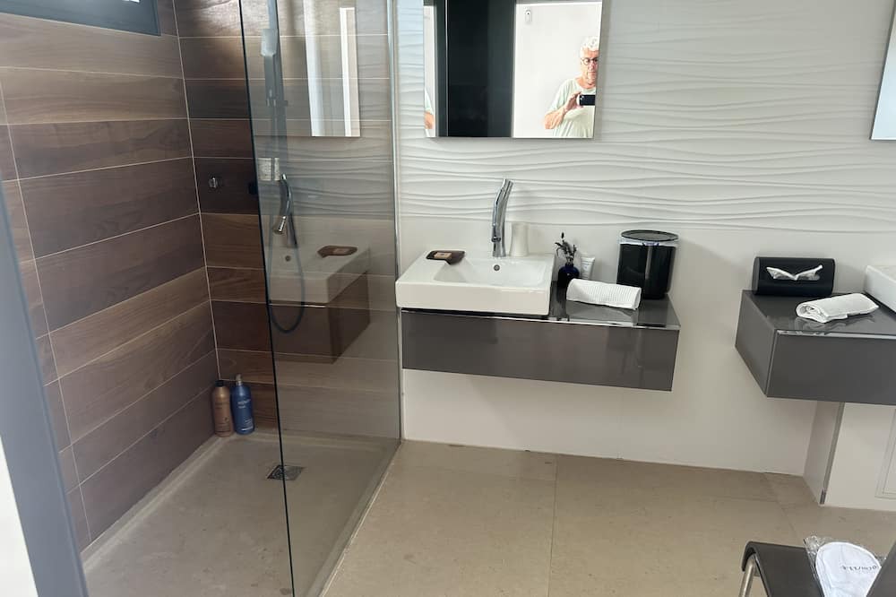 Photo of Bathroom in Saint Antoine