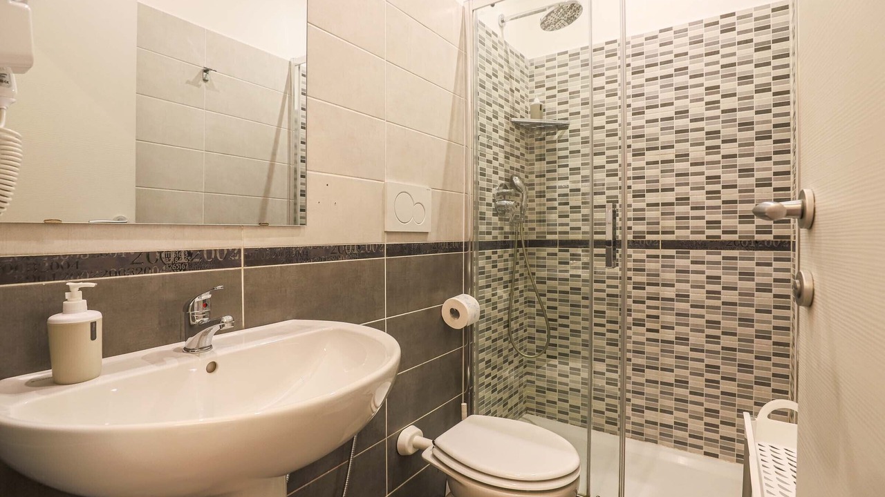 Photo of Bathroom in Esquilino