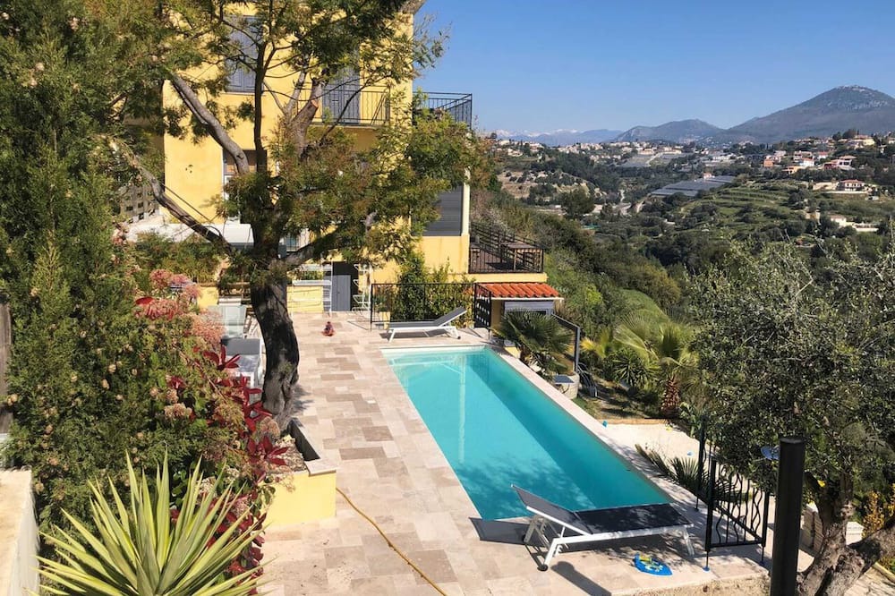 Photo of Outdoor in Saint Pierre de Feric