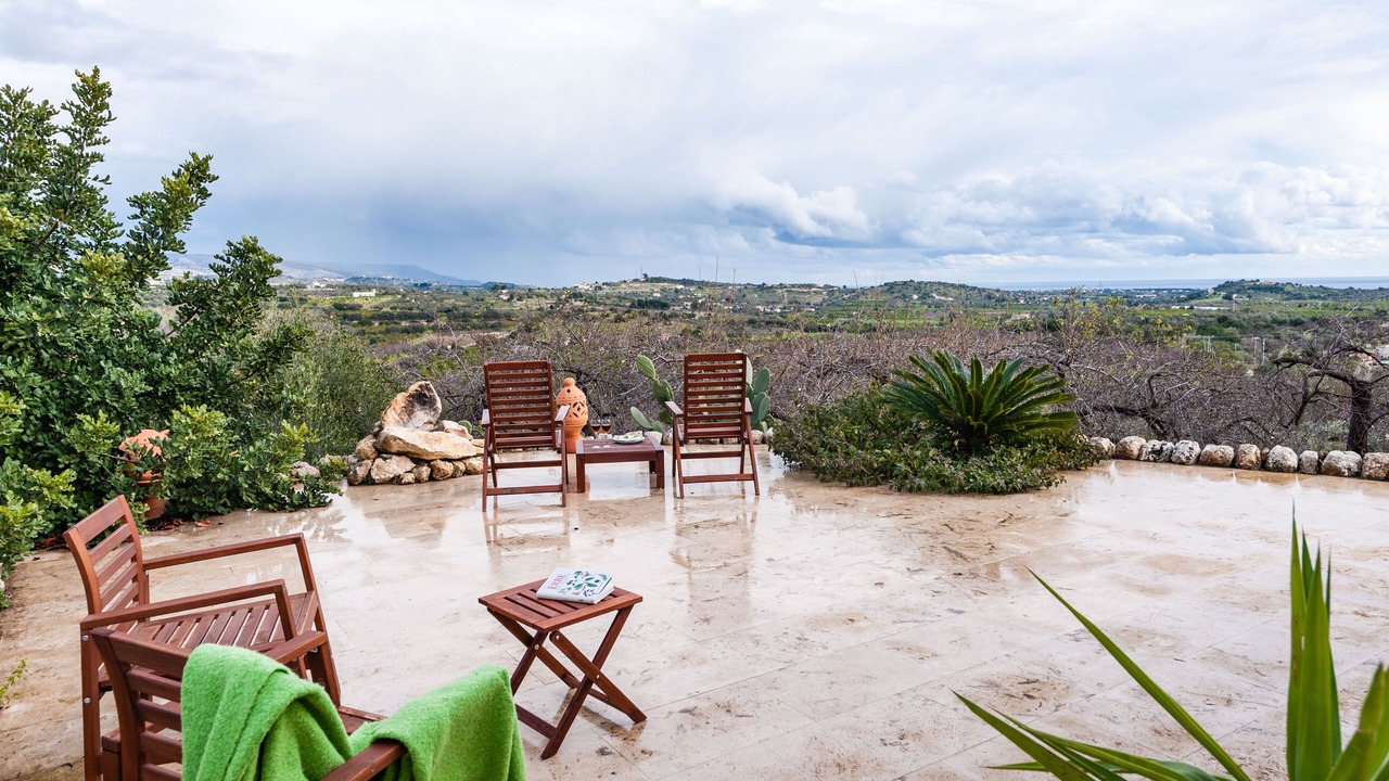 Photo of Others in Noto