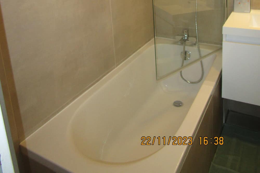 Photo of Bathroom in Plaine de la Brague