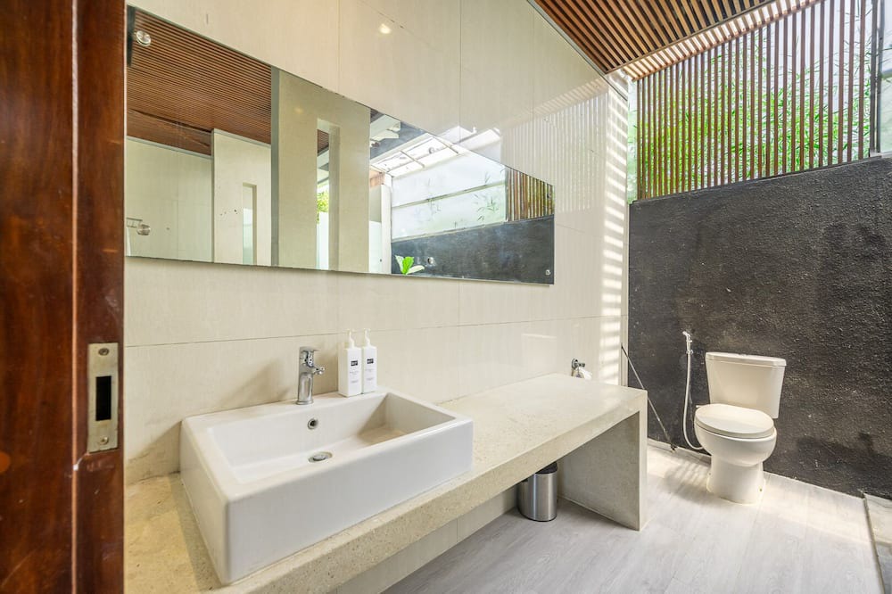 Photo of Bathroom in Babakan