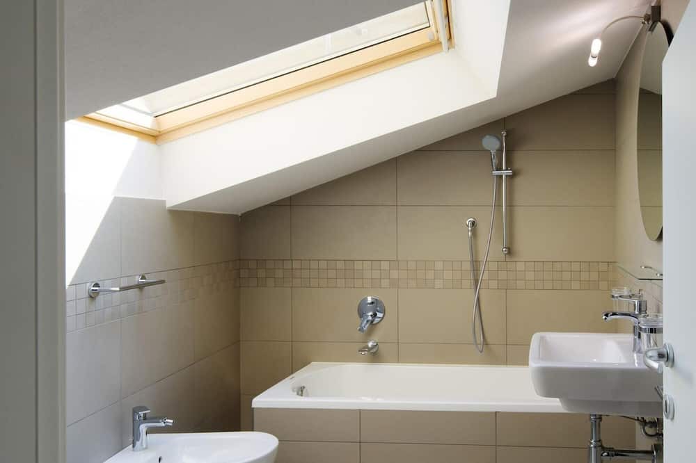Photo of Bathroom in Frader