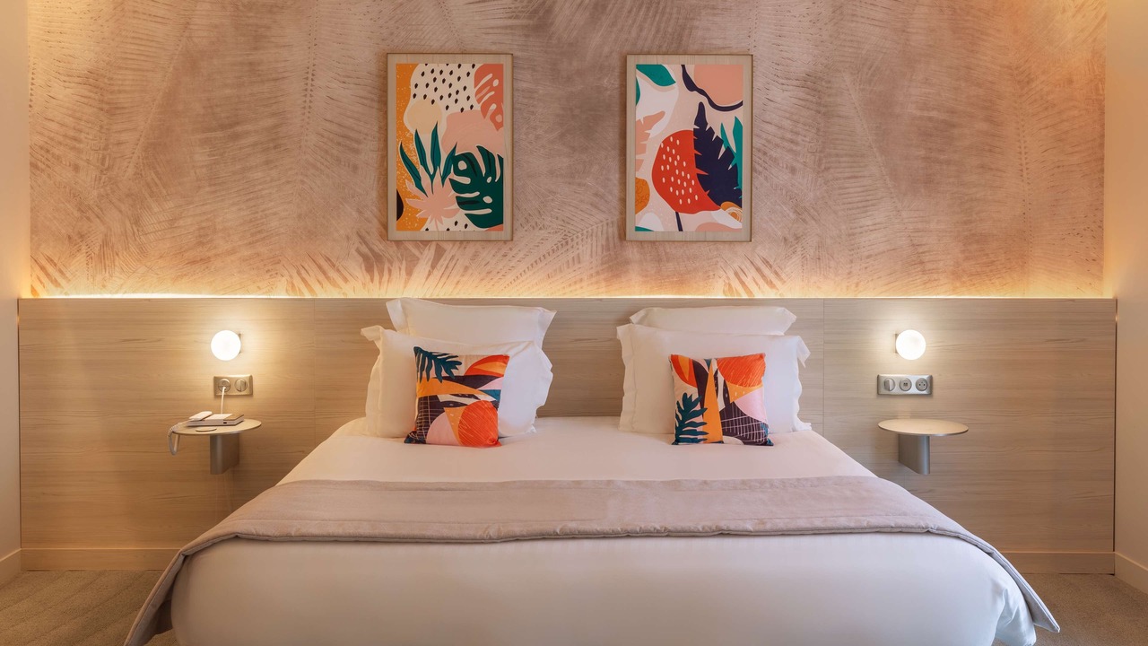 Photo of Bedroom in Mandelieu-La-Napoule