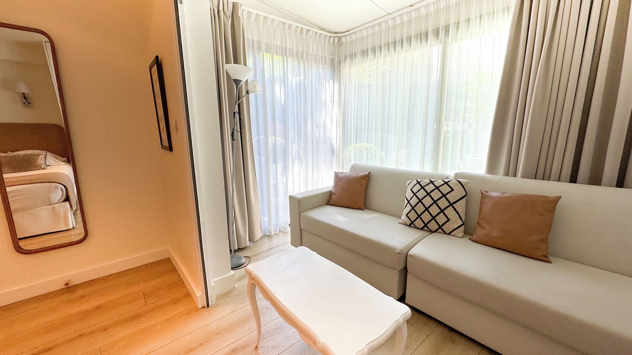 Photo of Bedroom in Cannes City Centre