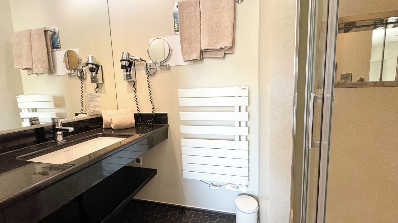 Photo of Bathroom in Cannes City Centre