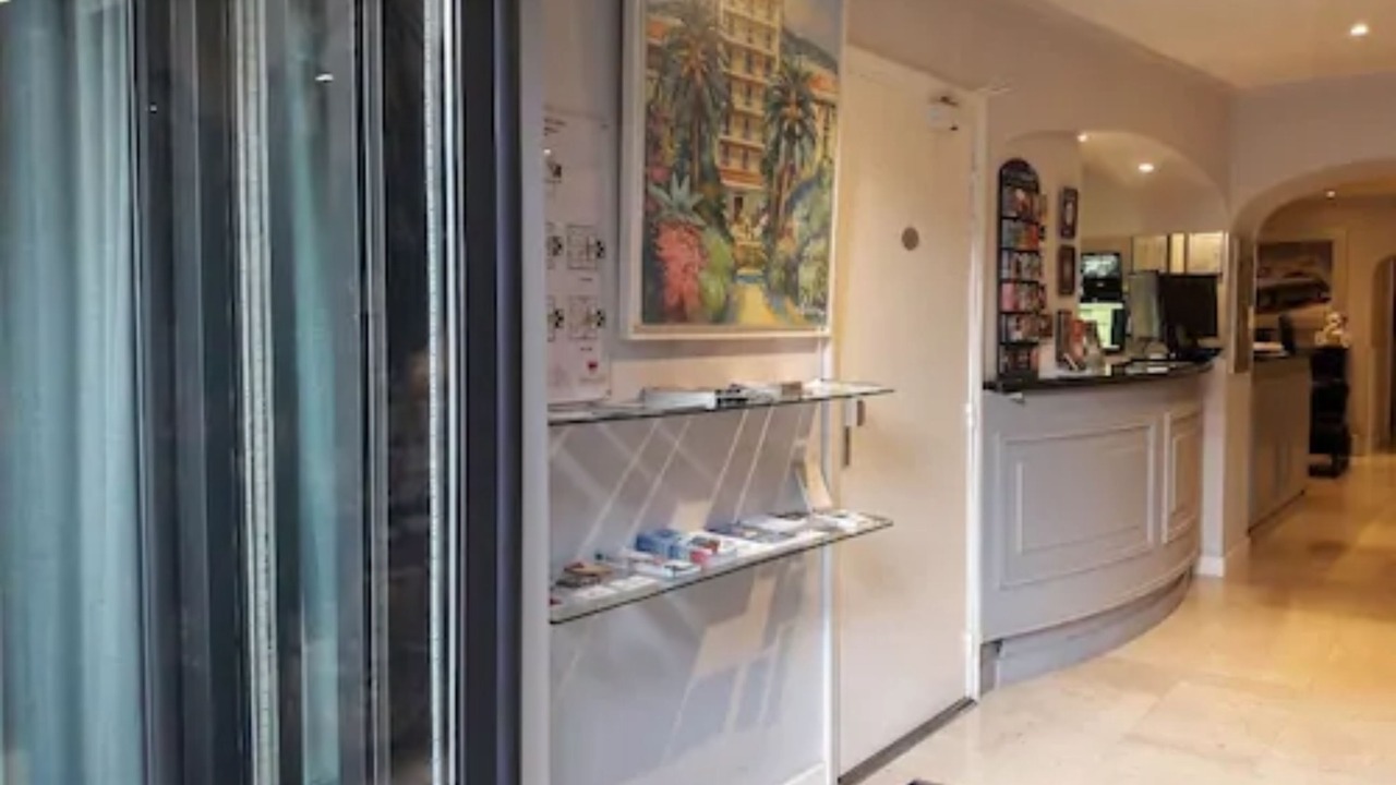 Photo of Bedroom in Cannes City Centre