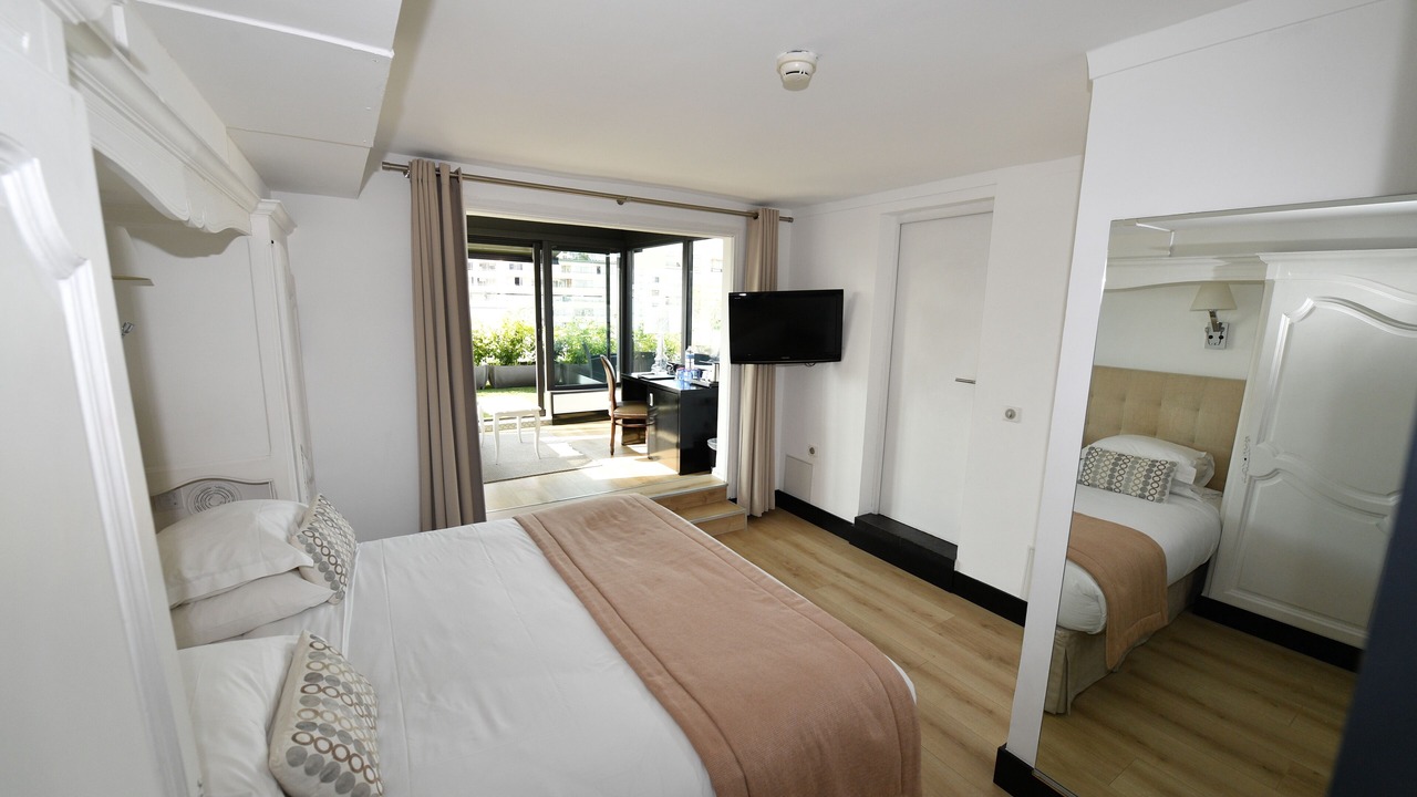 Photo of Bedroom in Cannes City Centre