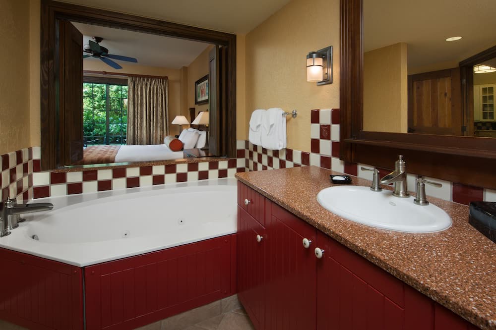 Photo of Bathroom in Bay Lake