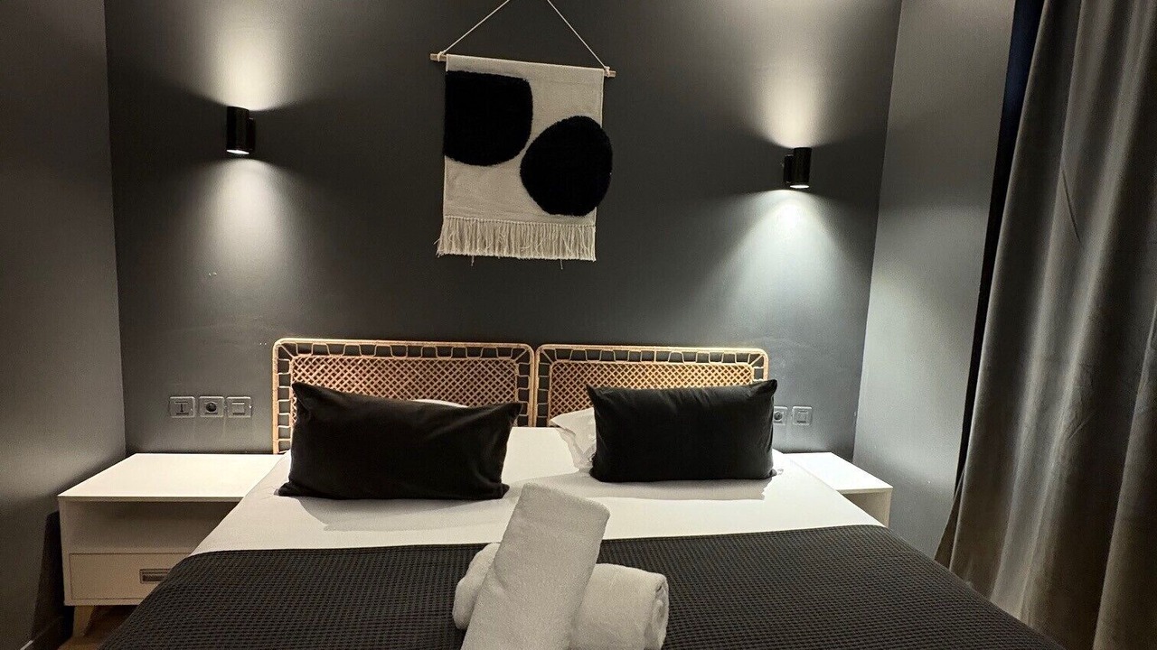 Photo of Bedroom in California - Pezou