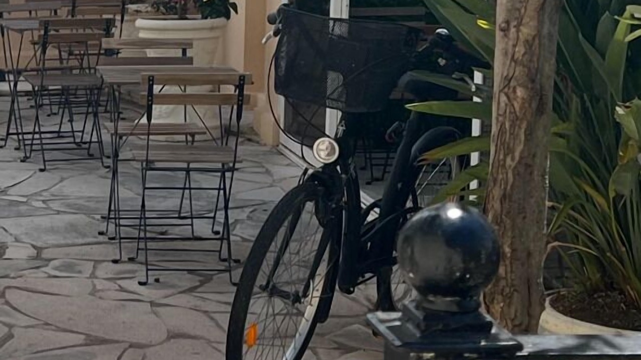 Photo of Outdoor in California - Pezou