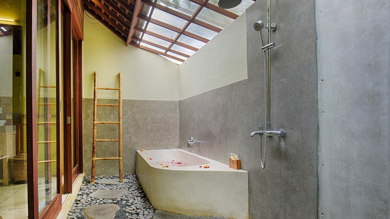 Photo of Bathroom in Kedewatan