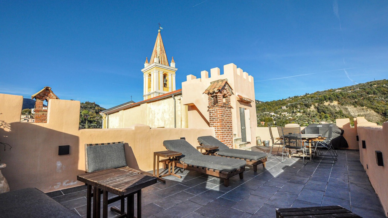 Photo of Patio Balcony in Contes