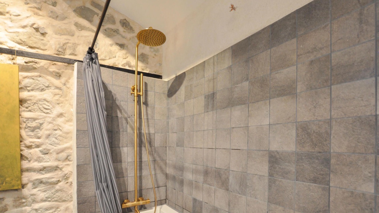 Photo of Bathroom in Contes