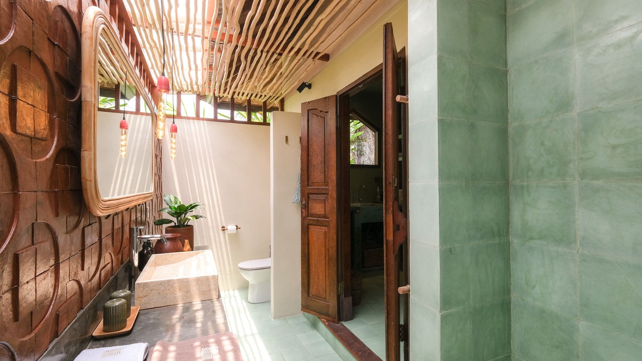 Photo of Bathroom in Suraberata