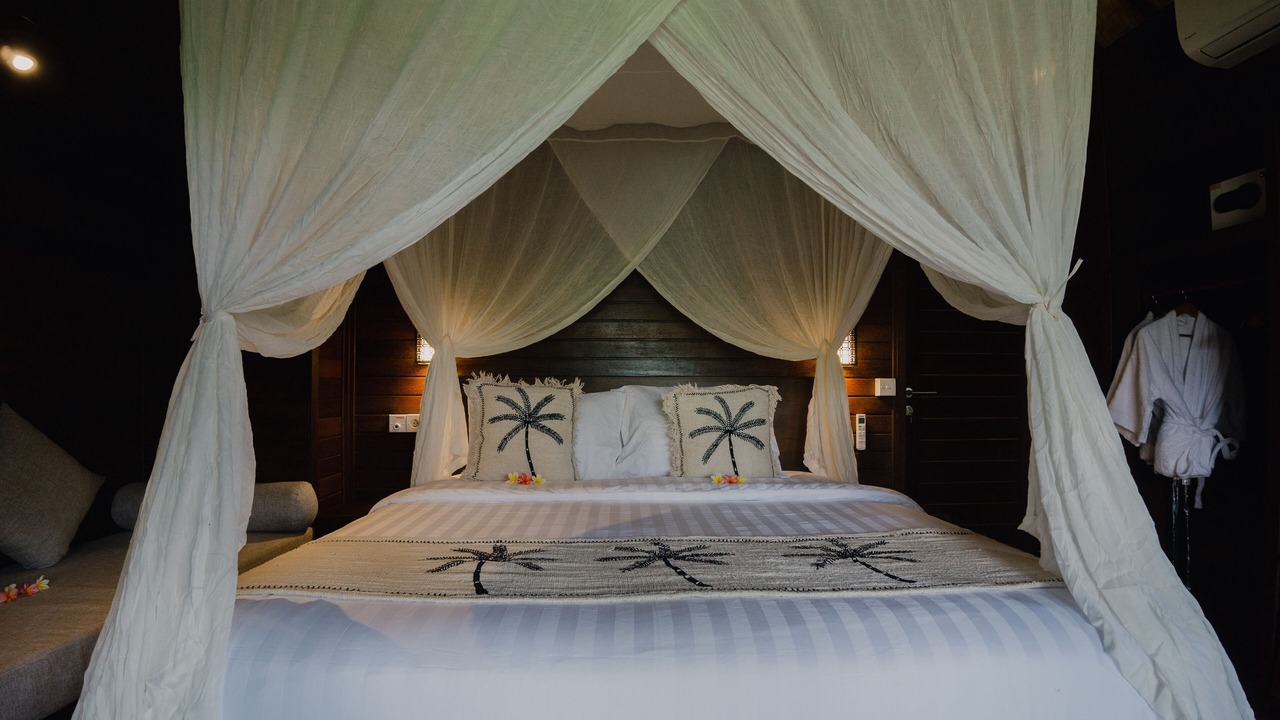 Photo of Bedroom in Mushroom Bay