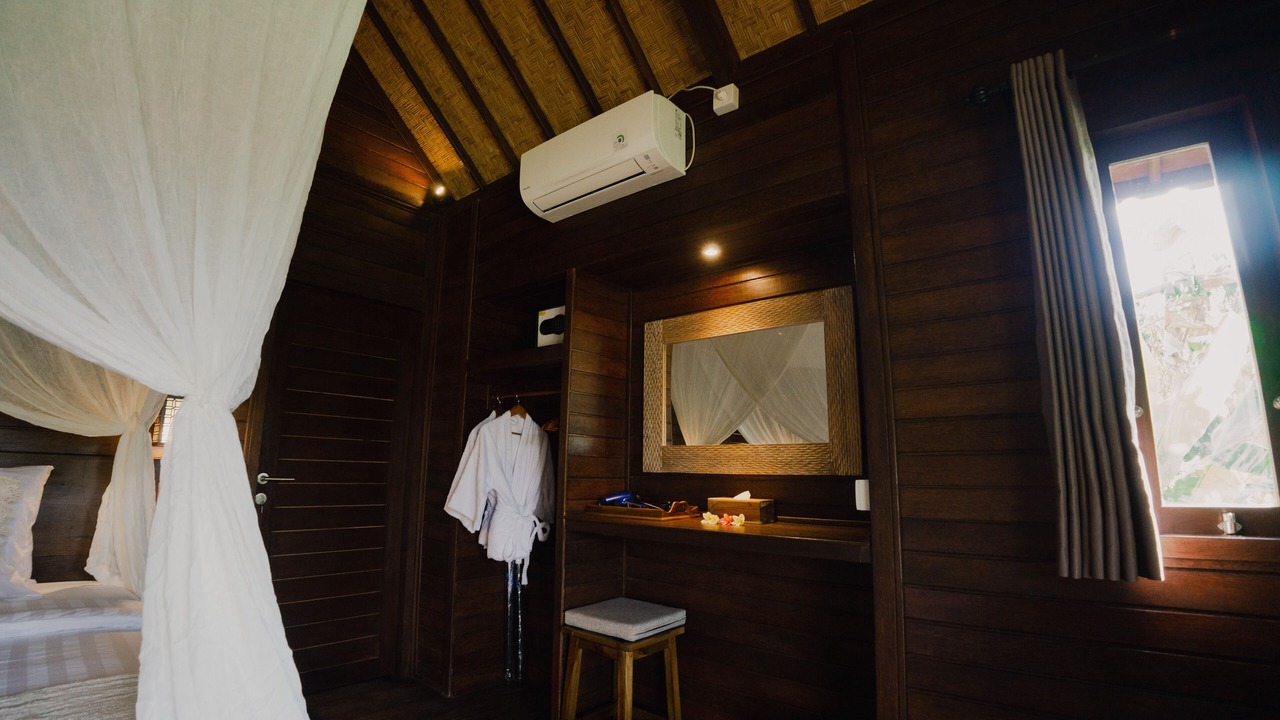 Photo of Bedroom in Mushroom Bay