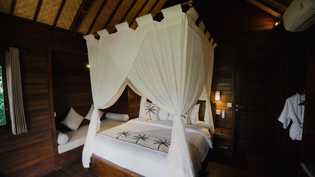 Photo of Bedroom in Mushroom Bay