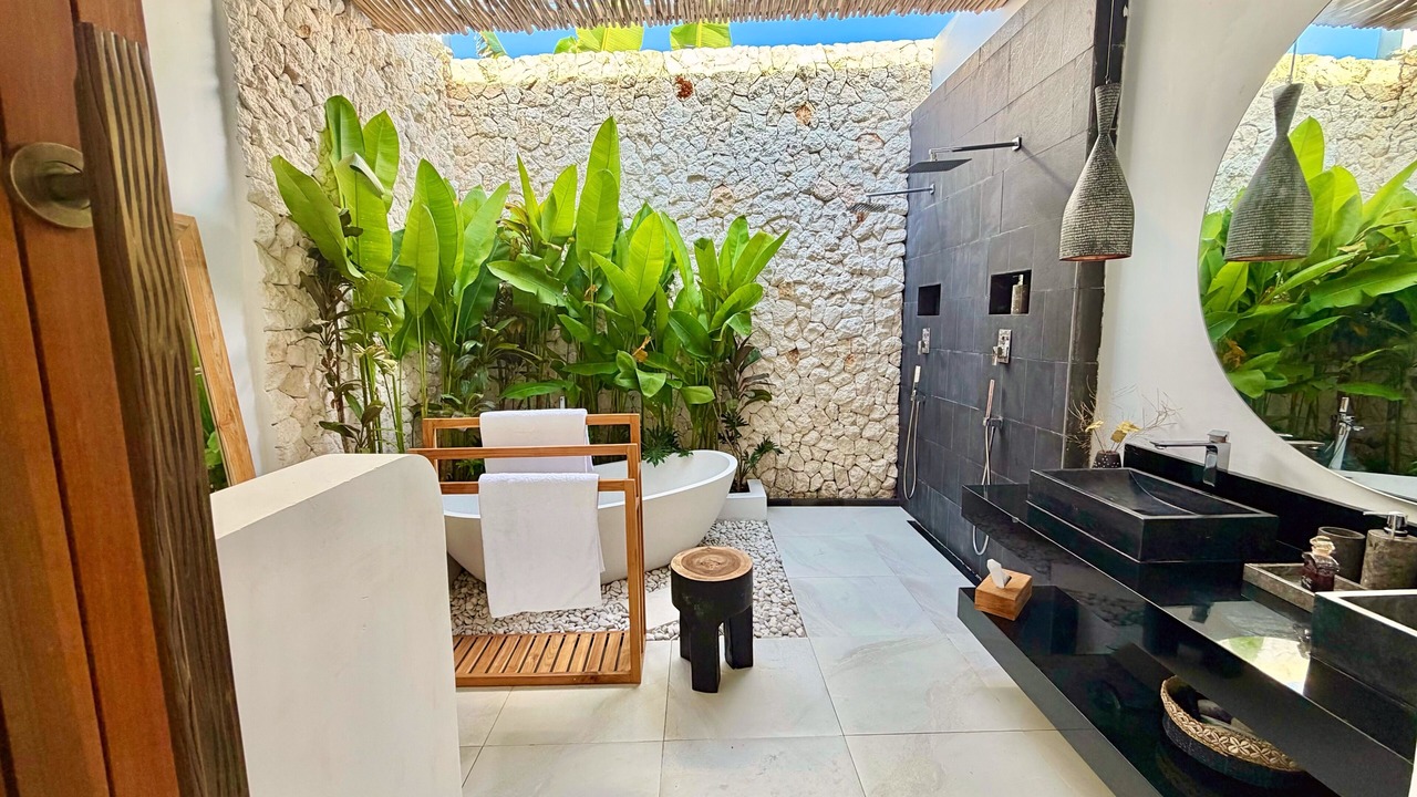 Photo of Bathroom in Mushroom Bay