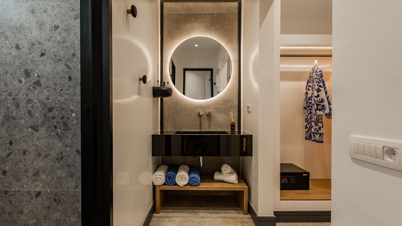 Photo of Bathroom in Akrotiri