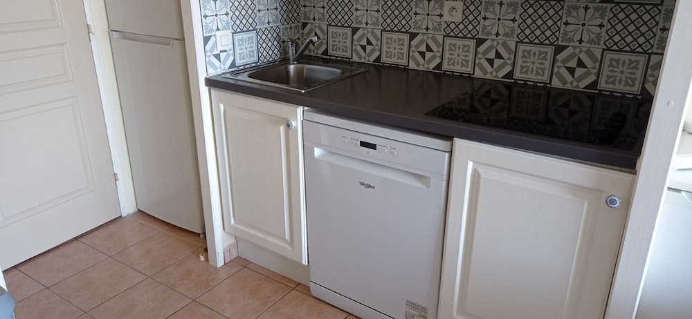 Photo of Kitchen in Plage de la Garonnette