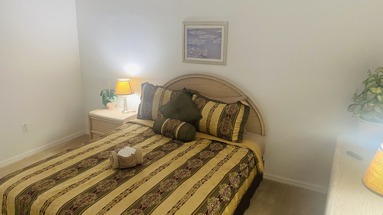 Photo of Bedroom in Ridgewood Lakes