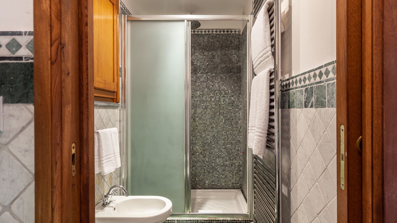 Photo of Bathroom in Calci
