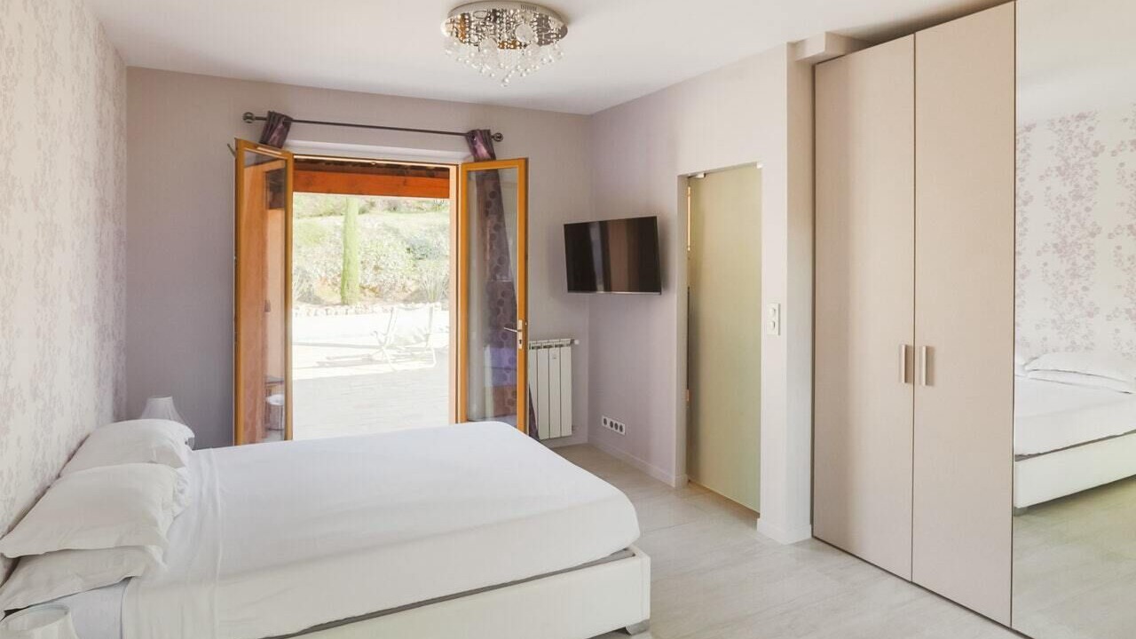 Photo of Bedroom in Mouans-Sartoux