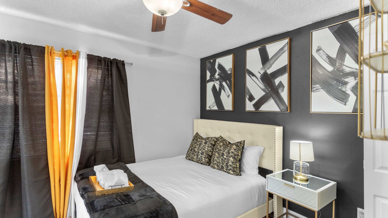 Photo of Bedroom in Colonialtown North